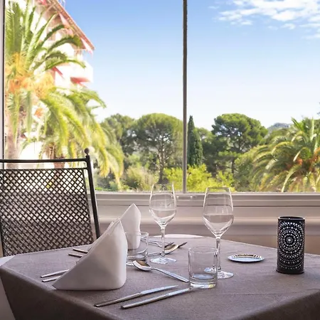 Grand Des Lecques; Bw Signature Collection Hotell 3*