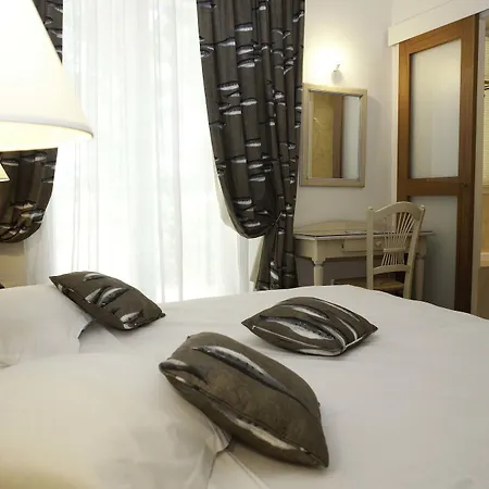 Grand Des Lecques; Bw Signature Collection 3*