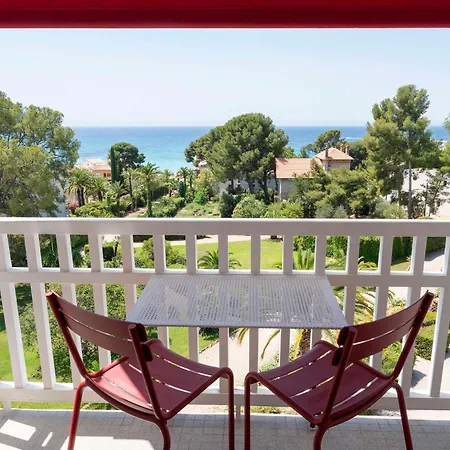 Grand Des Lecques; Bw Signature Collection Hotel 3*